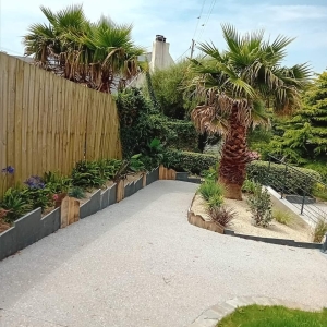 jardin avec murets et dalles